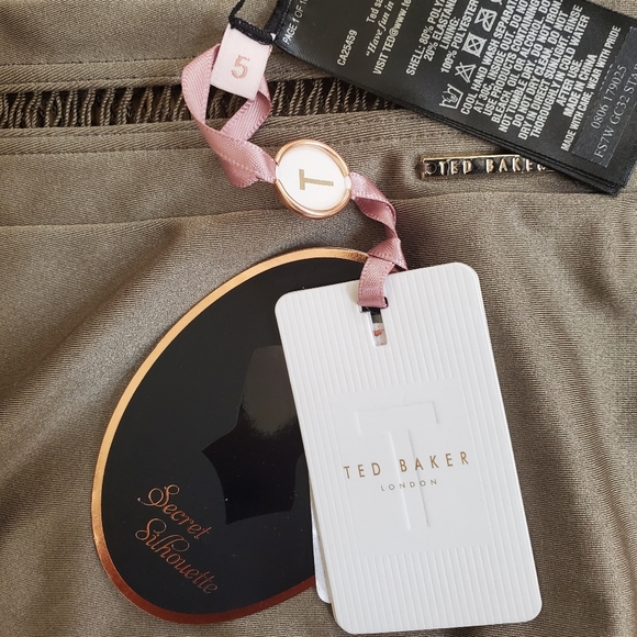 Ted Baker London Plunge One Piece Swimsuit - NEW - Picture 13 of 15